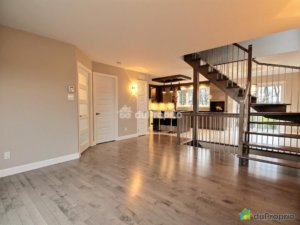 J-299_Salon+Escalier