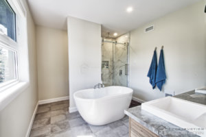 C-381 : Salle de bain des maîtres
