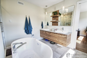 C-381 : Salle de bain des maîtres