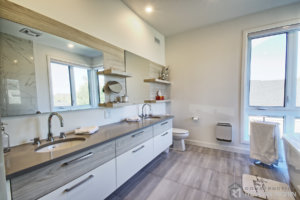 C-387 : Salle de bain maîtres