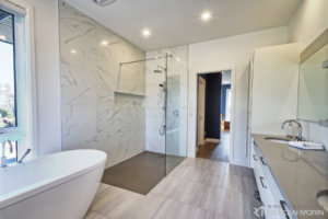 C-387 : Salle de bain maîtres