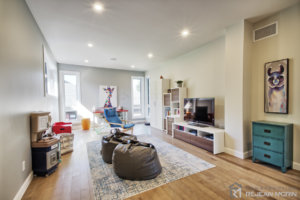 C-387 : Salle familiale